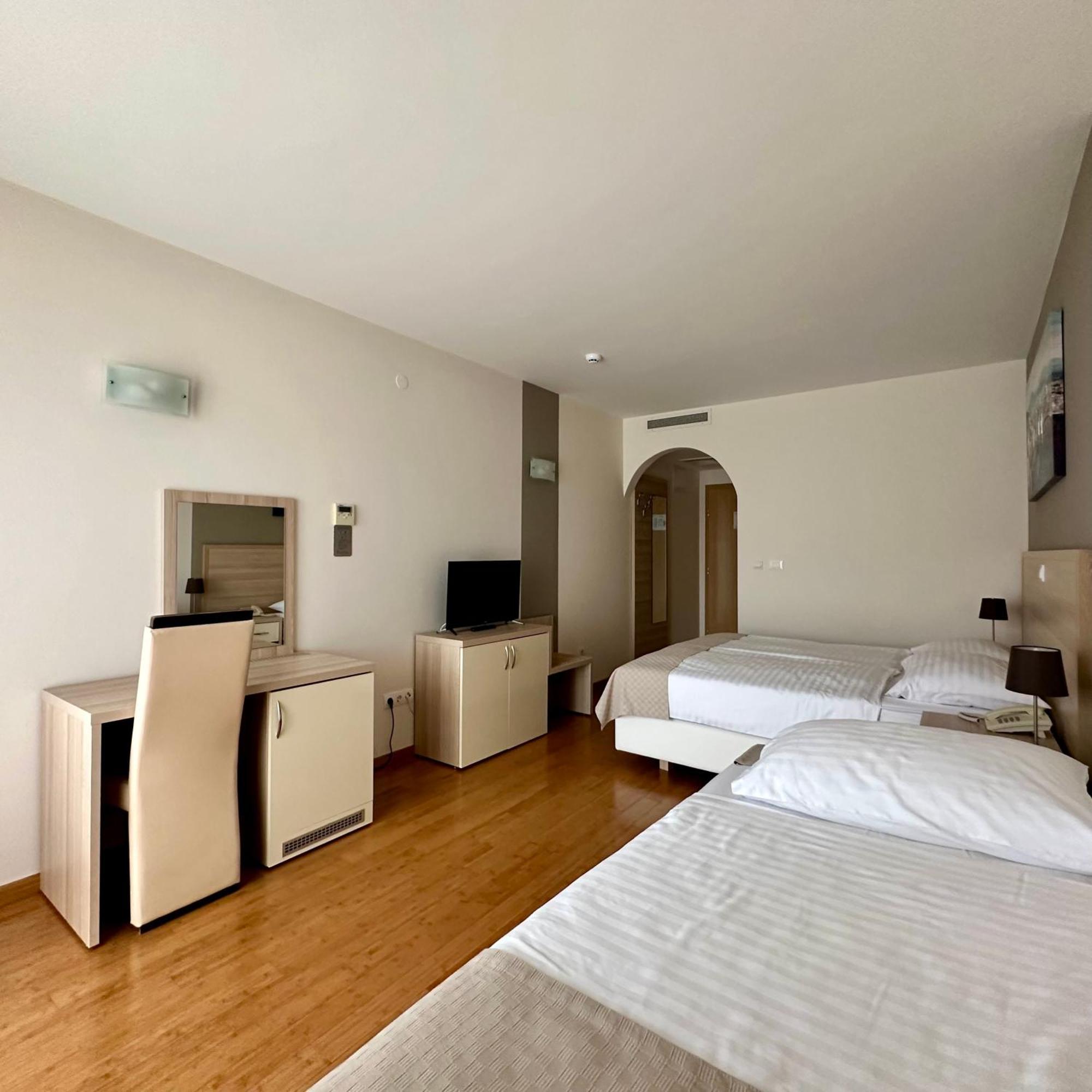 Miramar Hotel 4*